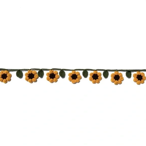 πHPπHandmade Crochet Sunflower Garland - Picture 3 of 5